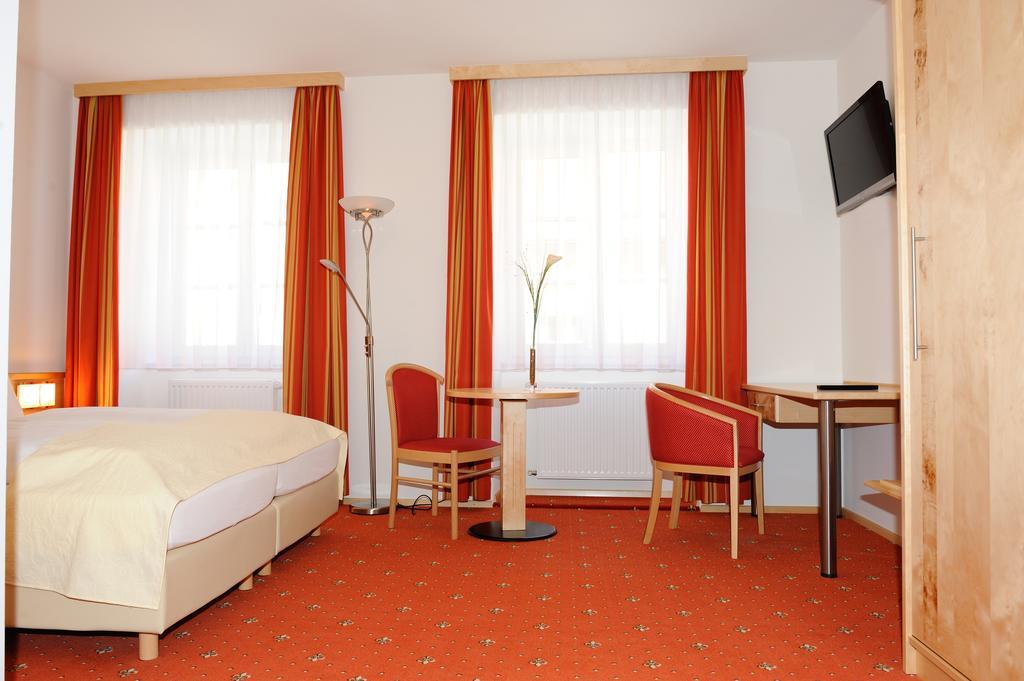 Hotel-Gasthof-Fleischerei - Zur Alten Post Schwanberg Pokoj fotografie